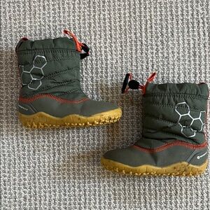 Vivo Barefoot Kids Boots in Green and Gold